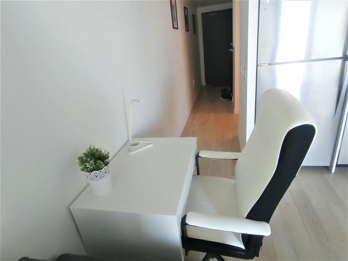 Luxury Skyline Condo In Downtown Free 24/7 Parking Уинипег Екстериор снимка