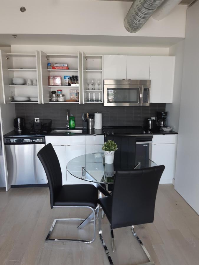Luxury Skyline Condo In Downtown Free 24/7 Parking Уинипег Екстериор снимка