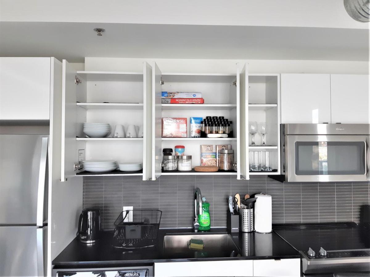 Luxury Skyline Condo In Downtown Free 24/7 Parking Уинипег Екстериор снимка