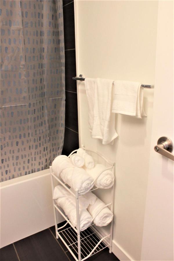 Luxury Skyline Condo In Downtown Free 24/7 Parking Уинипег Екстериор снимка