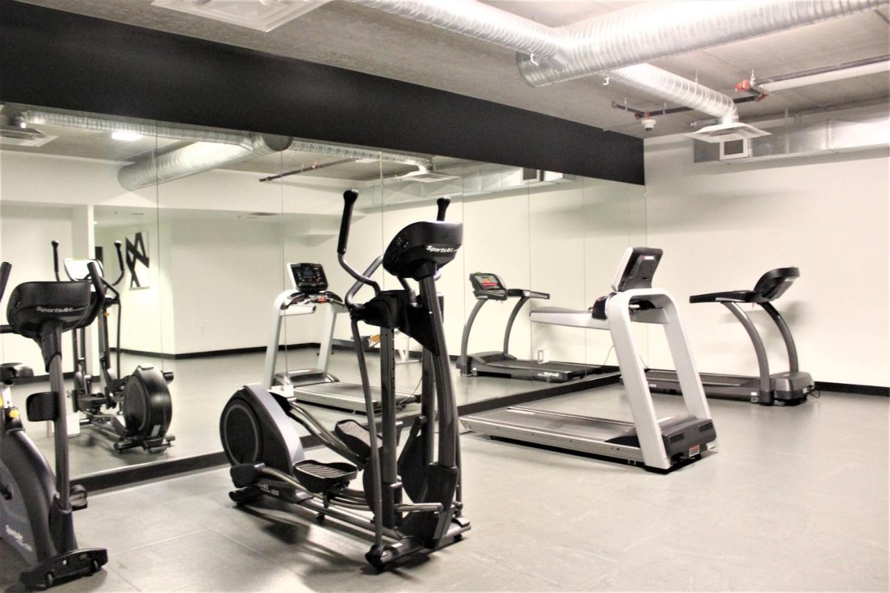 Luxury Skyline Condo In Downtown Free 24/7 Parking Уинипег Екстериор снимка